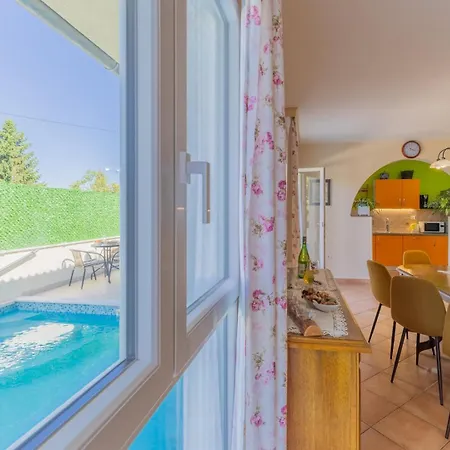 Casa Anika With Private Pool Žminj