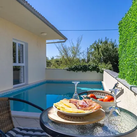 度假居 Casa Anika With Private Pool Žminj