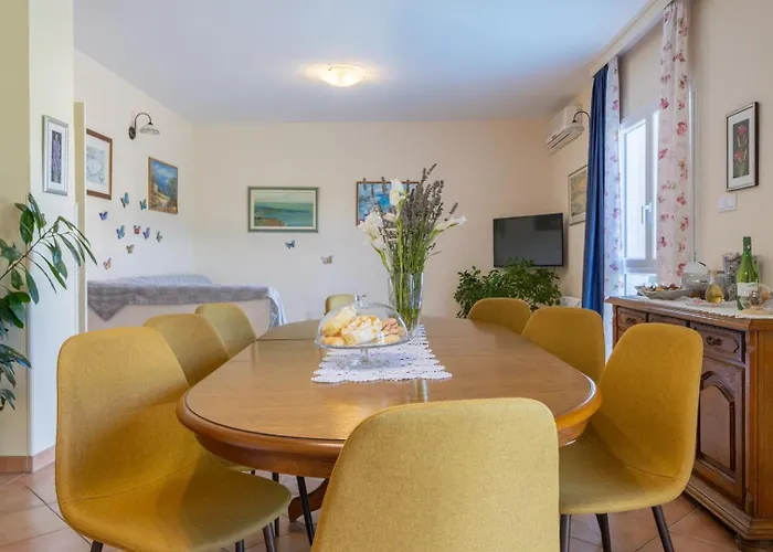 Casa Anika With Private Pool Ferienhaus